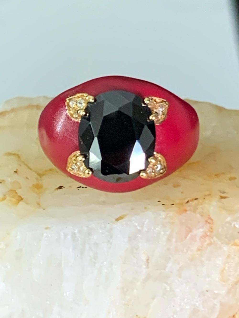 Vintage 12x9mm Black Gemstone Ring - Red Enamel Gold-Plated  / Size 8